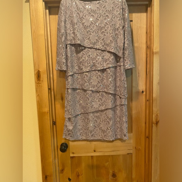 RONNI NICOLE tiered sequins beautiful dress size 14 like NEW, rose gold-ish - Picture 2 of 14